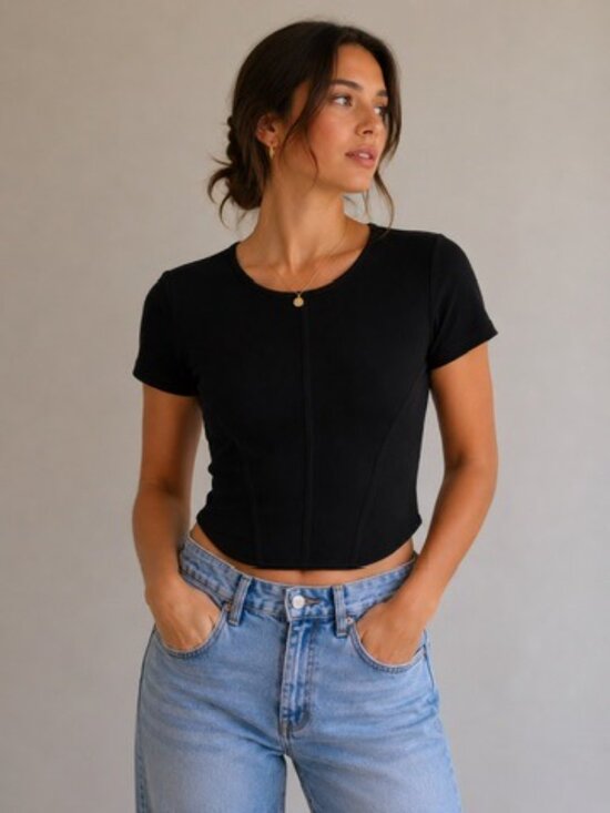Aritzia Tops - Aritzia Black Short Sleeve Crewneck Tee